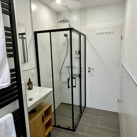 - 4 Pers - 24h Self Check-in - Verkehrsanbindung *